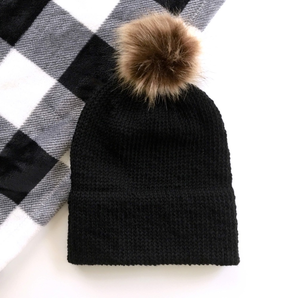 BLACK Knitted Hat with Pom-Pom, Slouchy Beanie, Women’s Fall Winter Accessory